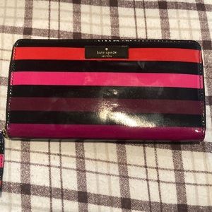 Kate Spade Zip around wallet